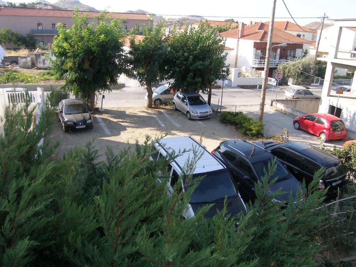 Efi Apartments Myrina Exterior foto